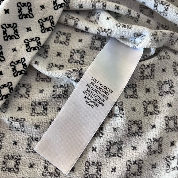 ADRIANNA PAPELL blouse - Picture 6 of 6